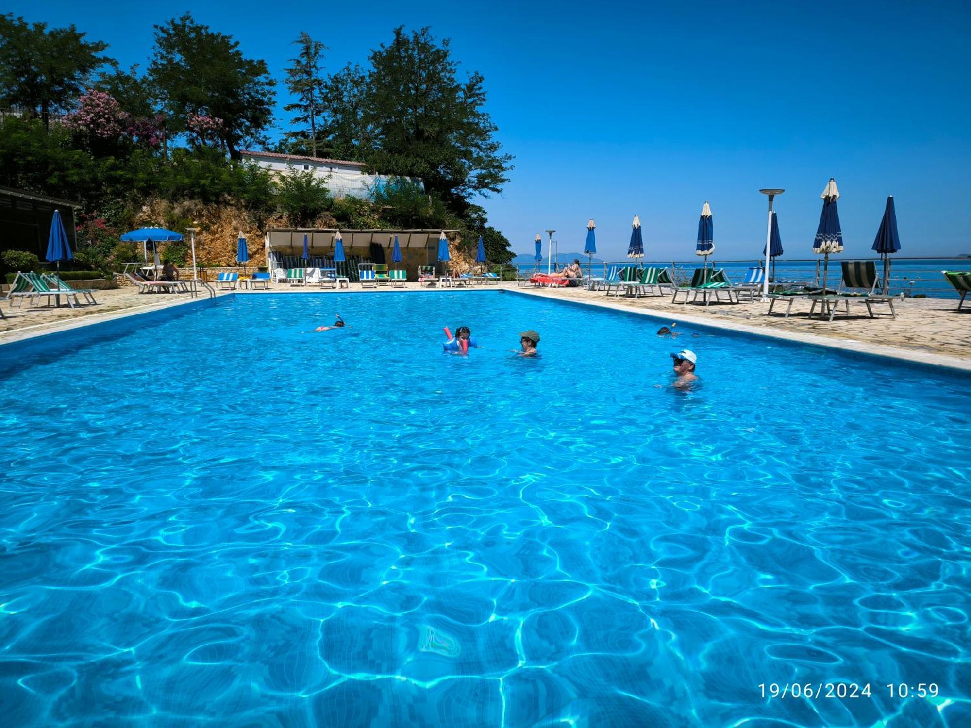 Artemis Beach House Vlore Exterior photo